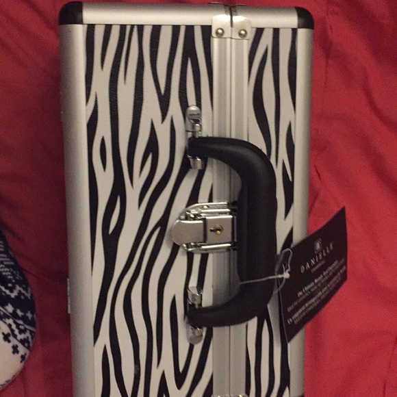 Makeup case - Picture 2 of 8